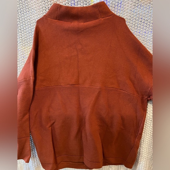 NWT Caracilia Women’s Oversized Cowl/Mock Neck Sweater, Burnt Orange; Size L - Picture 4 of 7